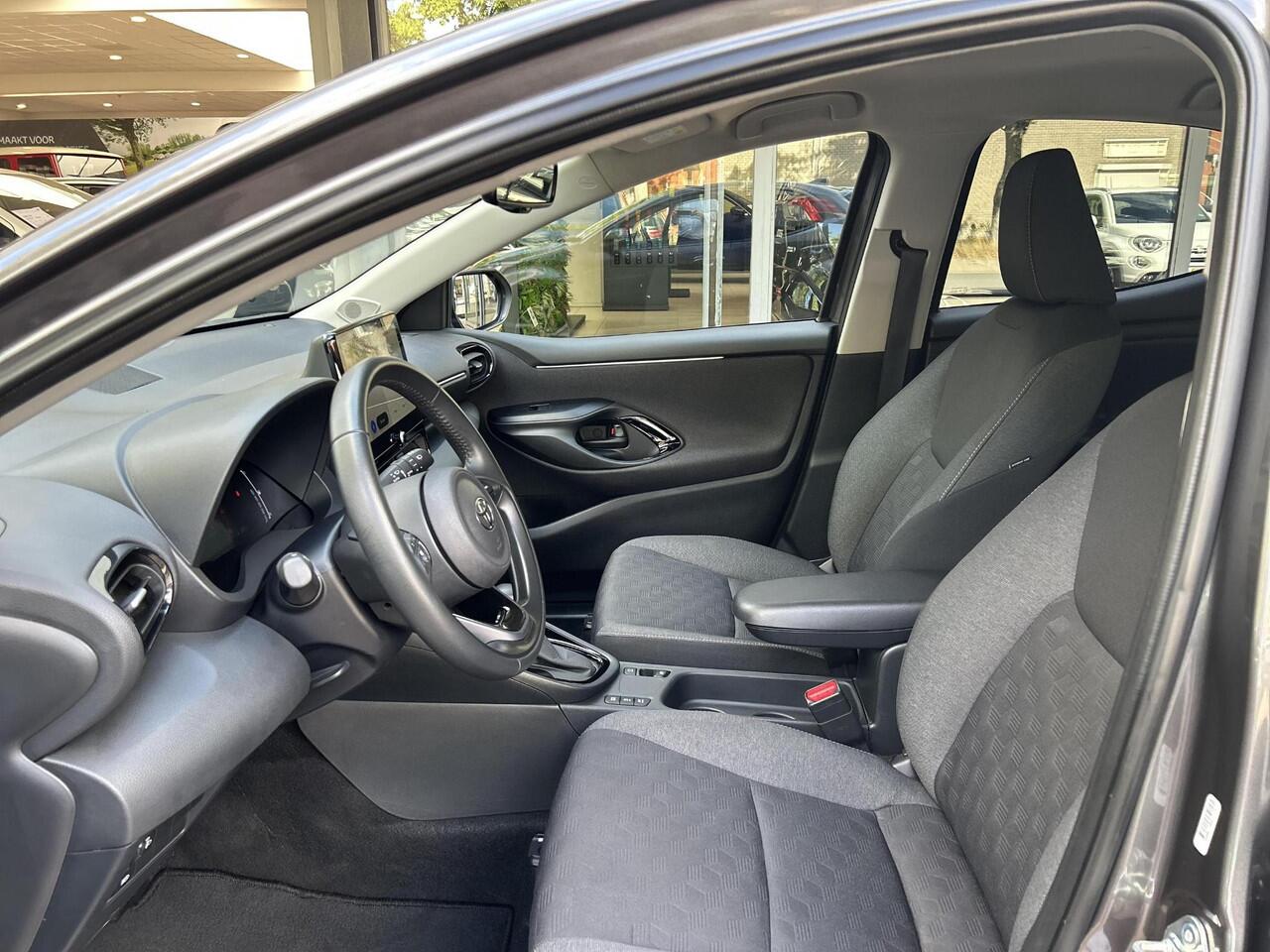 Toyota YARIS 1.5 Hybrid 115 First Edition