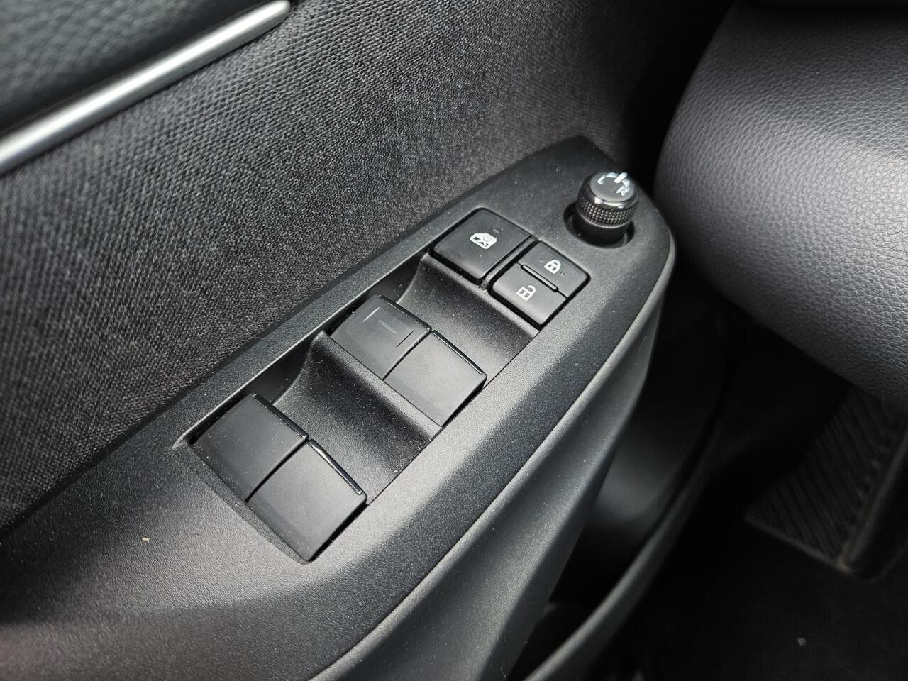 Toyota YARIS Cross 1.5 Hybrid 115 Dynamic | Realtime navigatie | Keyless Entry | Adaptieve Cruise Control | Achteruitrijcamera