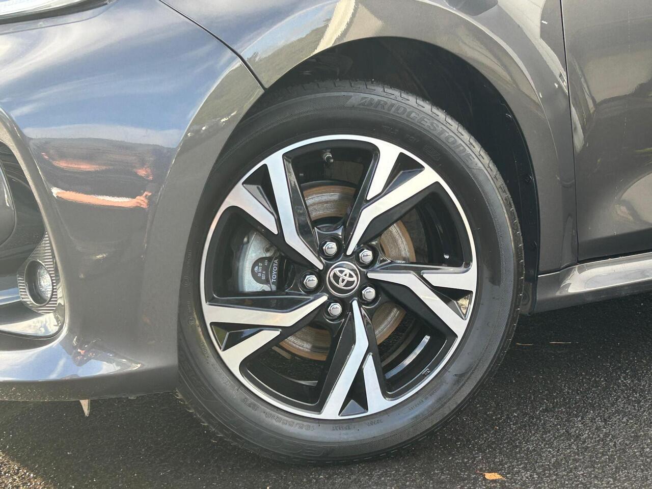 Toyota YARIS 1.5 Hybrid 115 First Edition