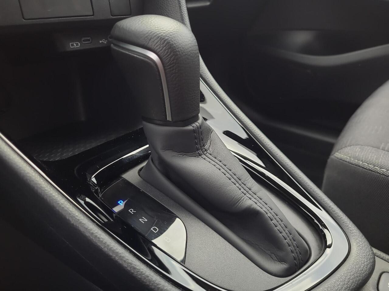 Toyota YARIS 1.5 Hybrid 115 First Edition | Apple CarPlay | Navigatie | Rijklaarprijs incl. garantie |