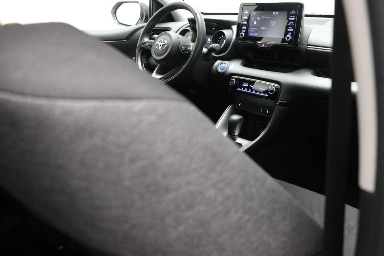 Toyota YARIS 1.5 Hybrid Dynamic | LED | STOELVERWARMING | DAB | APPLE | CAMERA