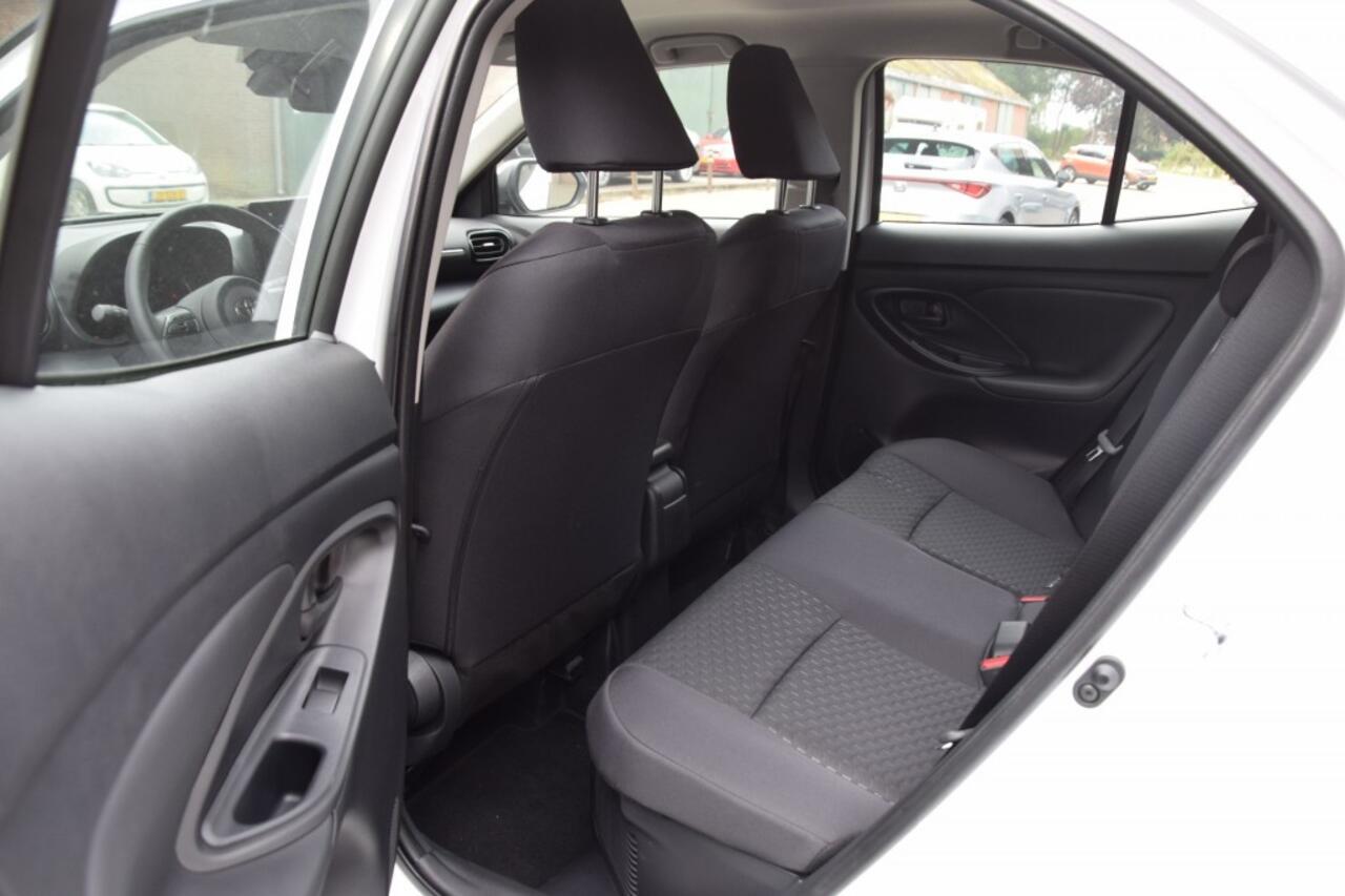 Toyota YARIS 1.5 HYBR 115PK! ACTIVE NIEUW