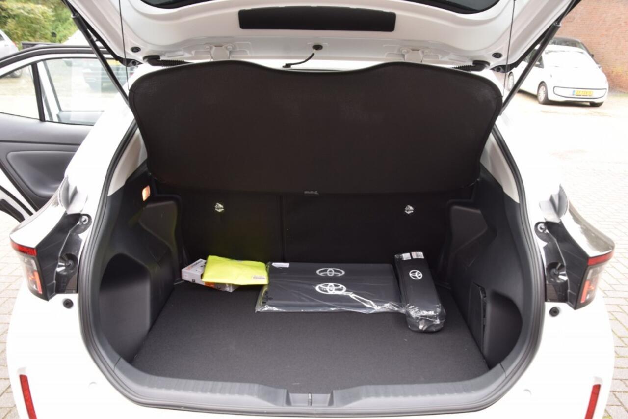 Toyota YARIS 1.5 HYBR 115PK! ACTIVE NIEUW