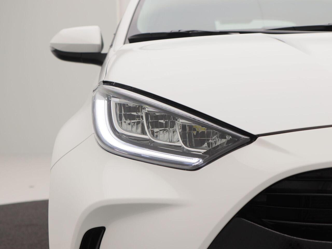 Toyota YARIS 1.5 Hybrid 115 Pk Automaat Dynamic | 16 inch velgen | Cruise Control | Stoelverwarming | Climate Control | Camera | 15.822 Km!!