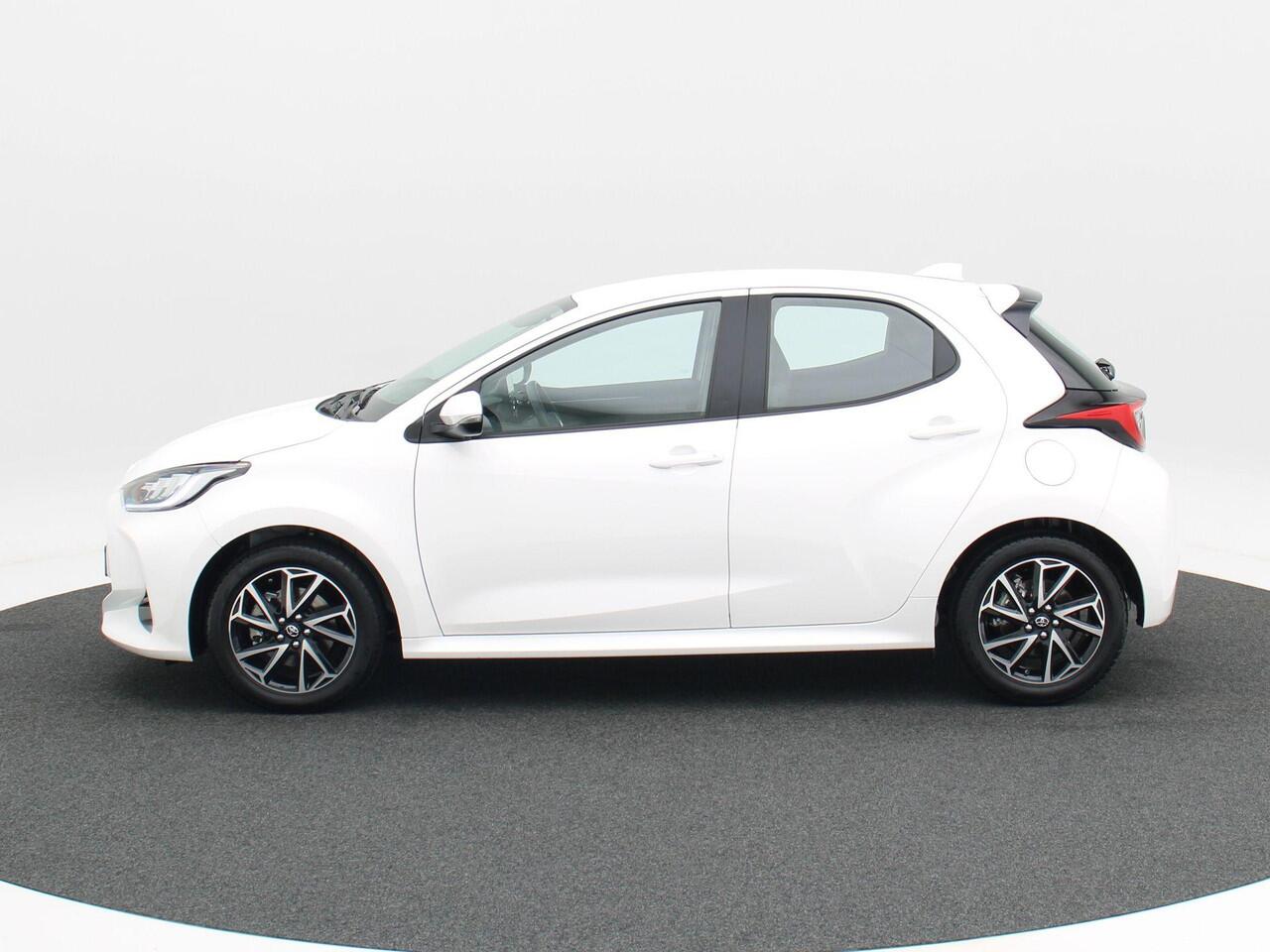 Toyota YARIS 1.5 Hybrid 115 Pk Automaat Dynamic | 16 inch velgen | Cruise Control | Stoelverwarming | Climate Control | Camera | 15.822 Km!!
