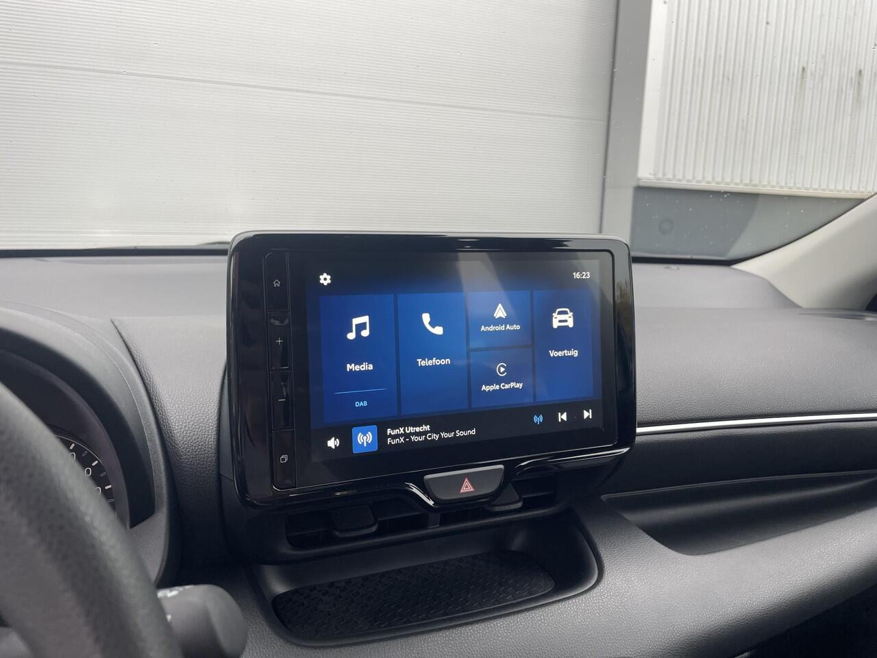 Toyota YARIS 1.5 Hybrid 115 Comfort | Org NL | Apple/Android Navigatie |