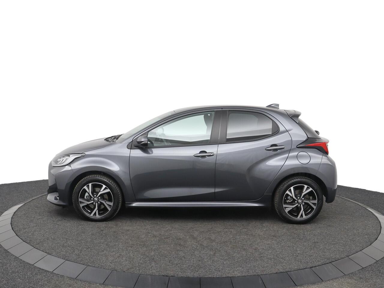 Toyota YARIS 1.5 Hybrid 115 First Edition | Navigatie | Keyless | Privacy glass |