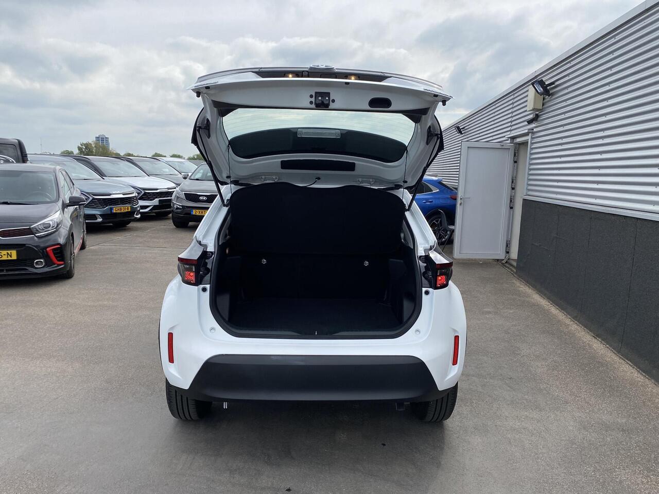 Toyota YARIS Cross 1.5 Hybrid Active Navigatie Apple CarPlay/Android Auto, adaptieve cruise control, achteruitrij camera, NL auto!