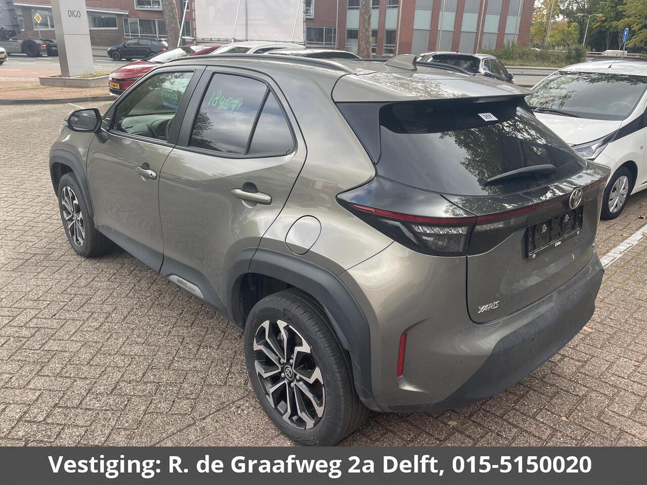 Toyota YARIS Cross 1.5 Hybrid 115 Dynamic | Stuur-/Stoelverwarming | Dodehoek detectie | Parkeersensoren | Navigatie