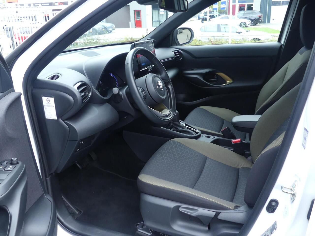 Toyota YARIS Cross 1.5 Hybrid Explore 1ste Eigenaar. Dealer O.H. Cruise & Climate Control, Navi, Apple Carpl/Andr Auto