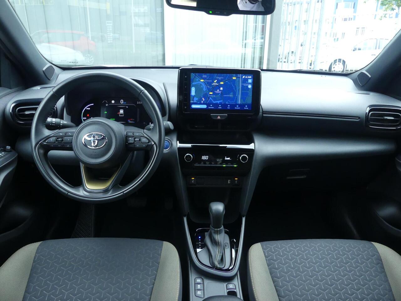 Toyota YARIS Cross 1.5 Hybrid Explore 1ste Eigenaar. Dealer O.H. Cruise & Climate Control, Navi, Apple Carpl/Andr Auto