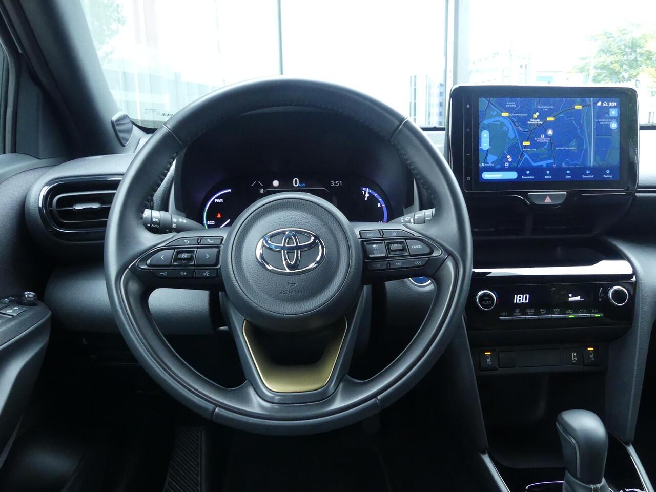 Toyota YARIS Cross 1.5 Hybrid Explore 1ste Eigenaar. Dealer O.H. Cruise & Climate Control, Navi, Apple Carpl/Andr Auto