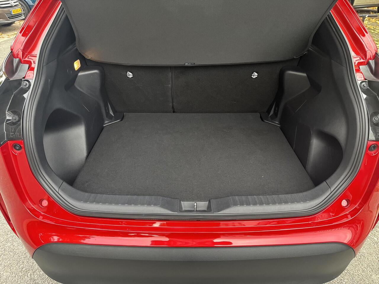 Toyota YARIS Cross 1.5 Hybrid 115 First Edition | 06-10141018 Voor meer informatie