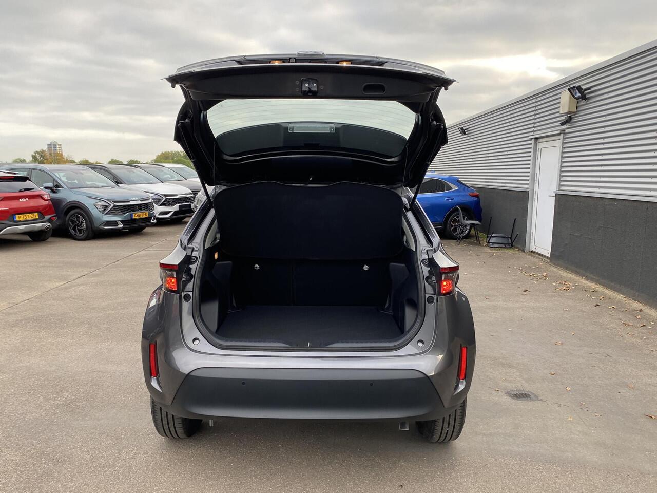 Toyota YARIS Cross 1.5 Hybrid Dynamic edition Parkeersensoren v&a, navigatie, Apple CarPlay/Android Auto, achteruitrij camera, adaptieve cruise control
