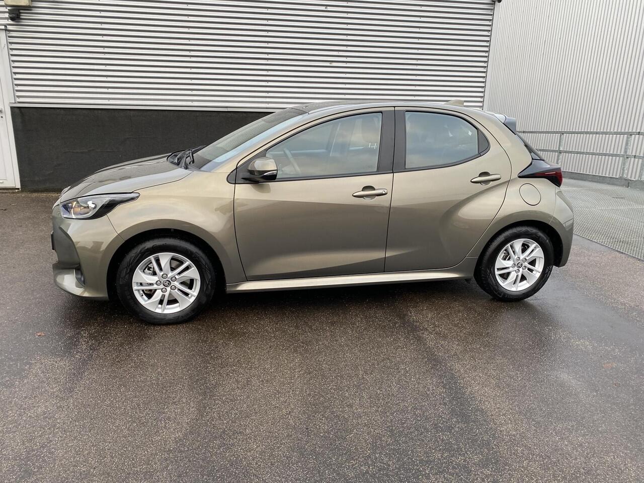Toyota YARIS 1.5 Hybrid 115 Active 1e eign. NL-auto, Apple CarPlay/Android Auto navigatie, achteruitrij camera, adaptieve cruise control, BTW-auto!