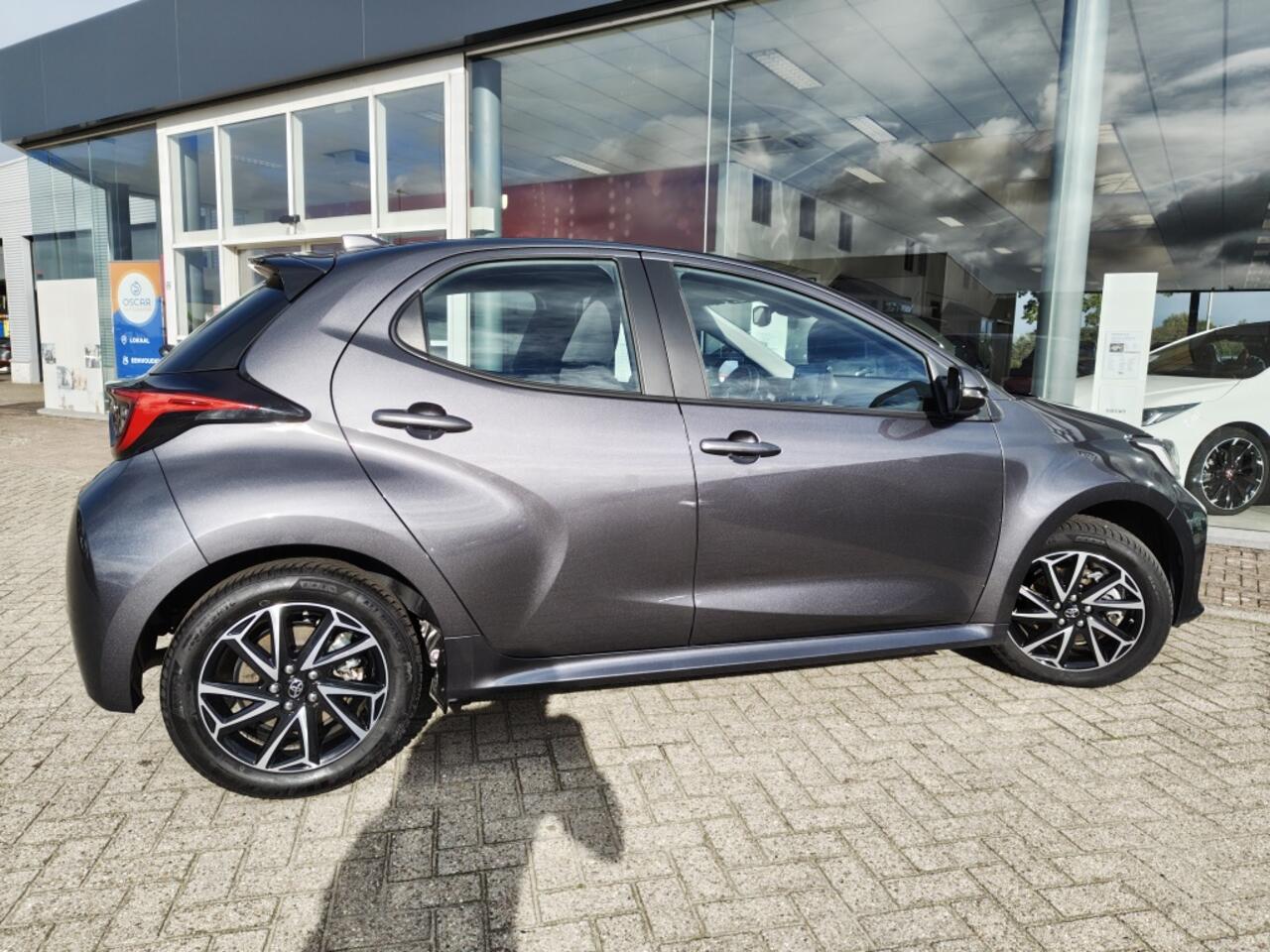 Toyota YARIS 1.5 Hybrid 115 Dynamic | 4-Season | Keyless Entry | Stoelverwarm