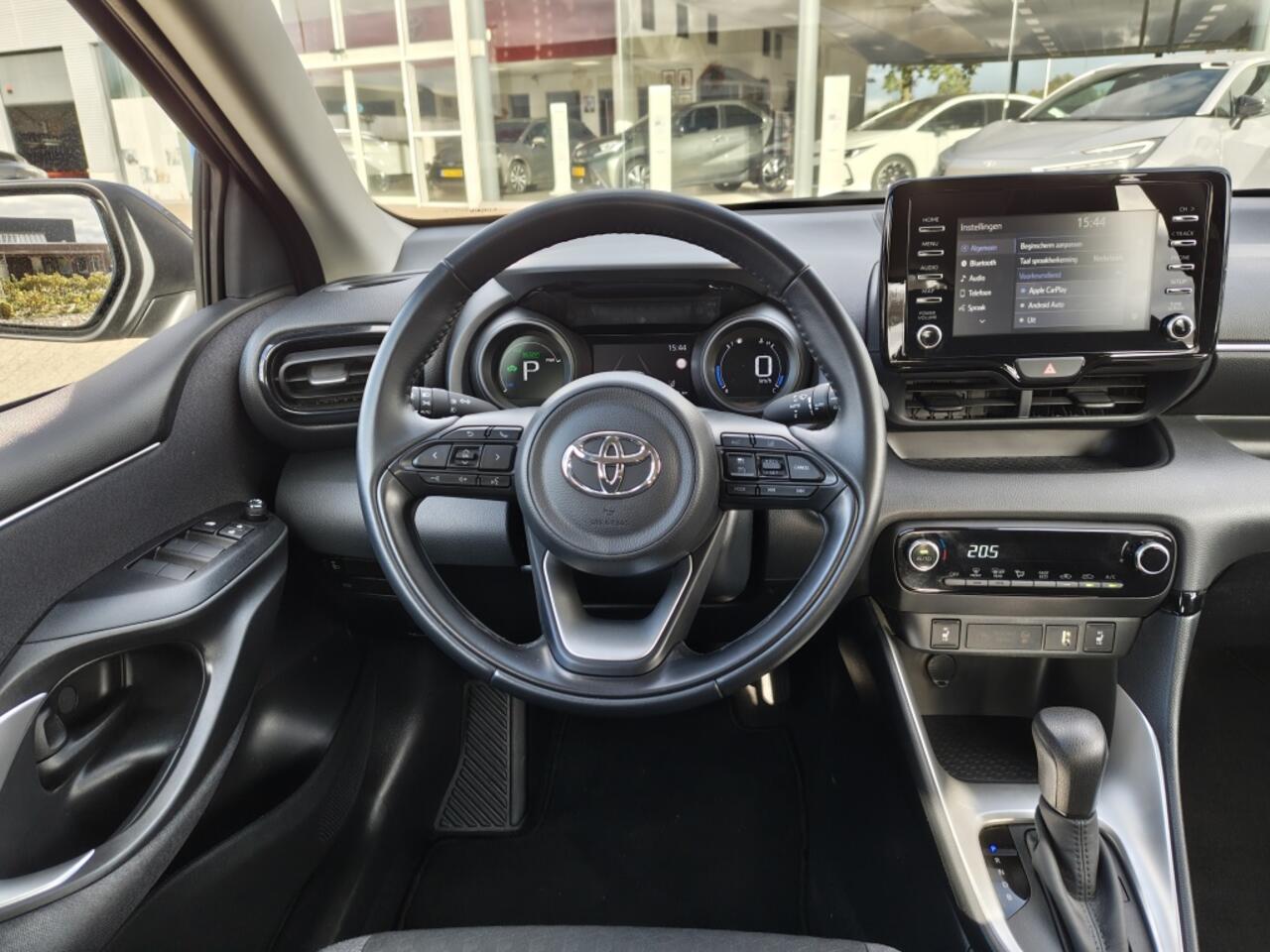 Toyota YARIS 1.5 Hybrid 115 Dynamic | 4-Season | Keyless Entry | Stoelverwarm