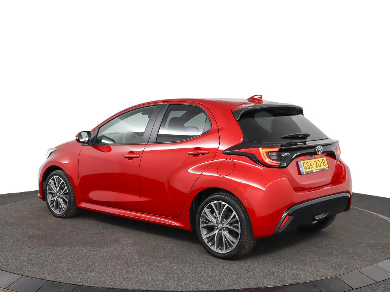 Toyota YARIS 1.5 Hybrid 130 Executive | Navigatie | Parkeer sensoren | Stoelverwarming |