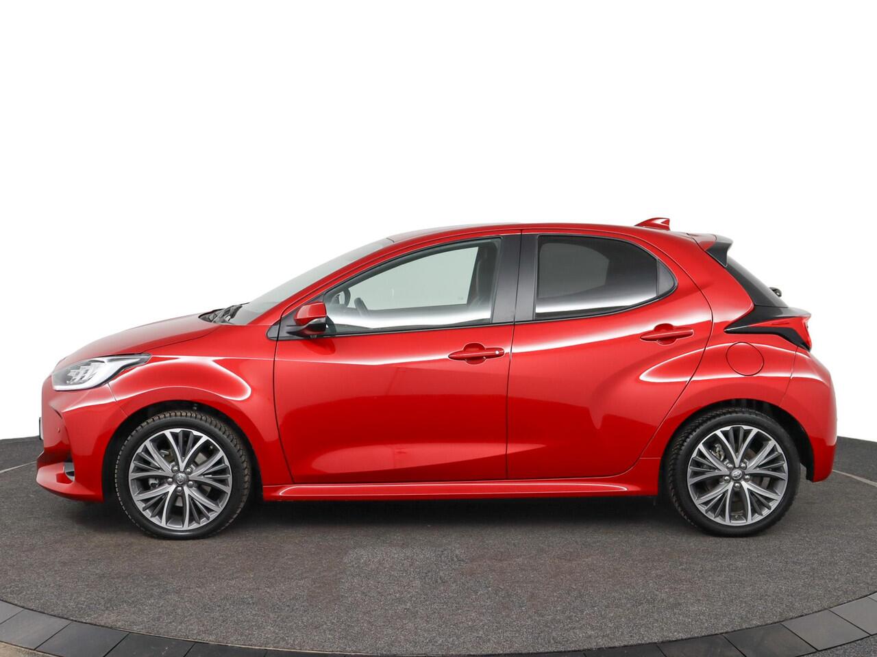 Toyota YARIS 1.5 Hybrid 130 Executive | Navigatie | Parkeer sensoren | Stoelverwarming |