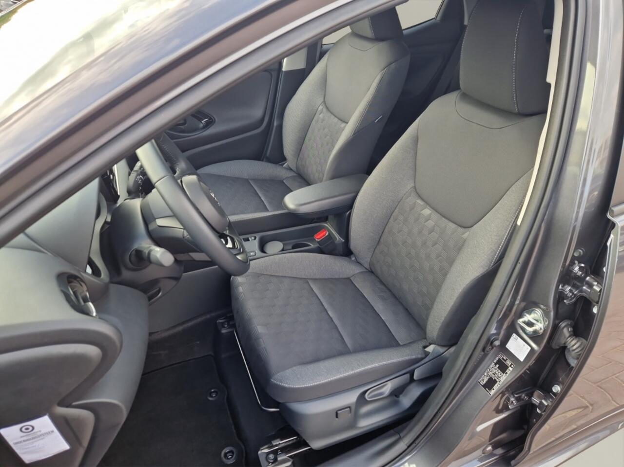 Toyota YARIS 1.5 Hybrid 115 First Edition NL Auto - Digitaal dashboard