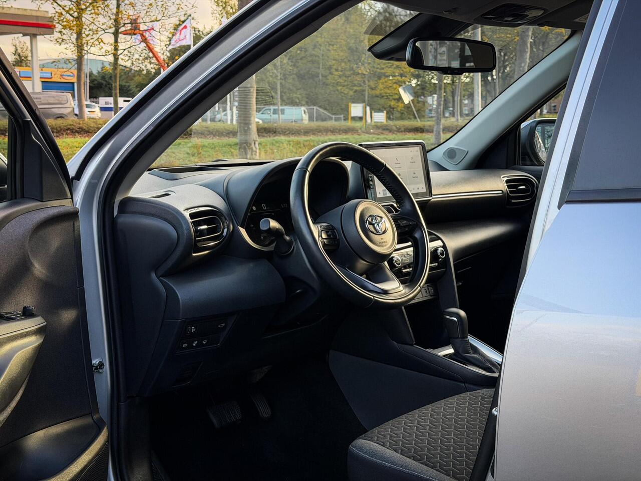 Toyota YARIS Cross 1.5 Hybrid Active Elektrisch klep|Head up display|Stoel/stuurverwarming