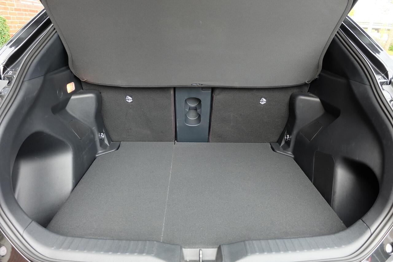 Toyota YARIS Cross 1.5 Hybrid 115 First Edition / Fabrieksgarantie t/m '34 / Stuurverwarming