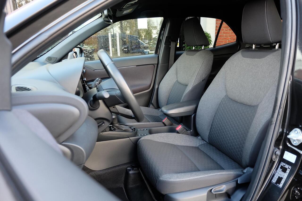 Toyota YARIS Cross 1.5 Hybrid 115 First Edition / Fabrieksgarantie t/m '34 / Stuurverwarming