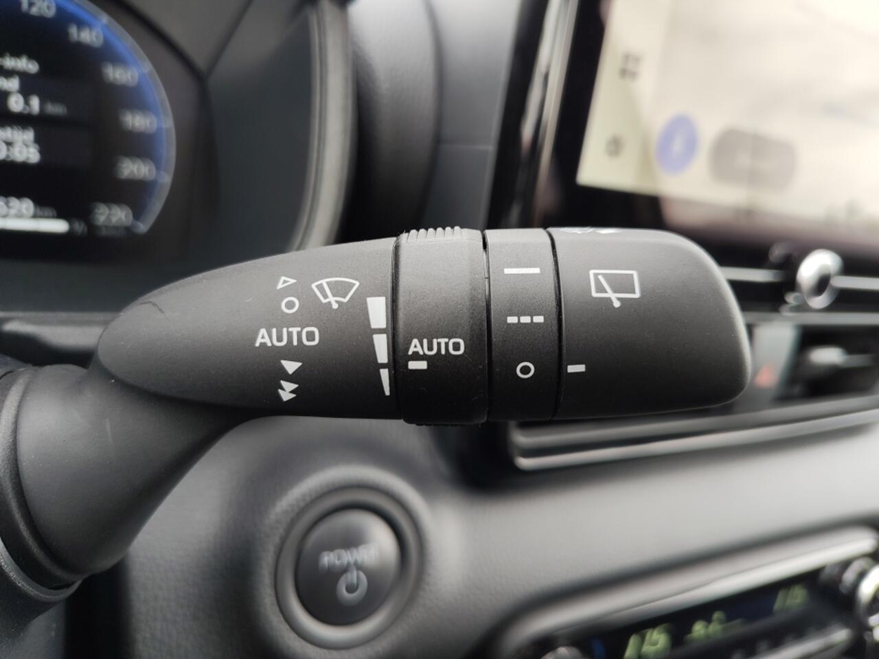 Toyota YARIS 1.5 Hybrid 130 Executive | NL Auto | Sensoren v/a | Stoel & Stuu