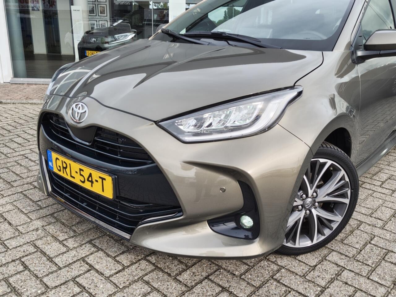 Toyota YARIS 1.5 Hybrid 130 Executive | NL Auto | Sensoren v/a | Stoel & Stuu