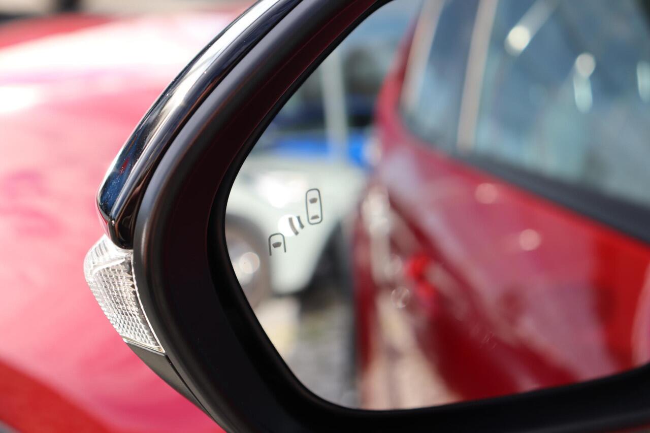 Toyota YARIS Cross 1.5 Hybrid 130 GR Sport, GR Pack, Panoramadak Apple Carplay, Head Up Display, Parkeercamera, Elektrische achterklep, BSM, JBL