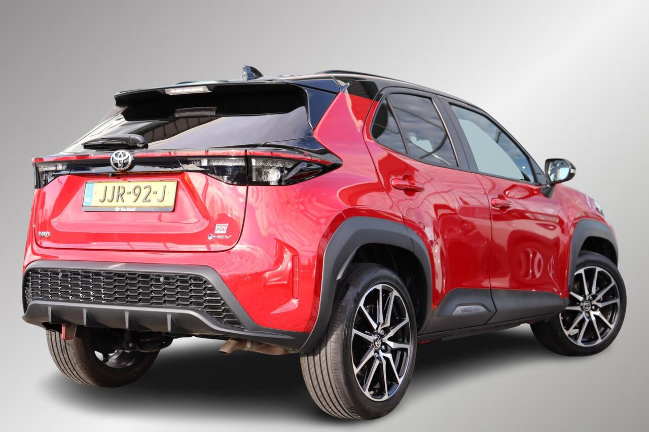 Toyota YARIS Cross 1.5 Hybrid 130 GR Sport, GR Pack, Panoramadak Apple Carplay, Head Up Display, Parkeercamera, Elektrische achterklep, BSM, JBL