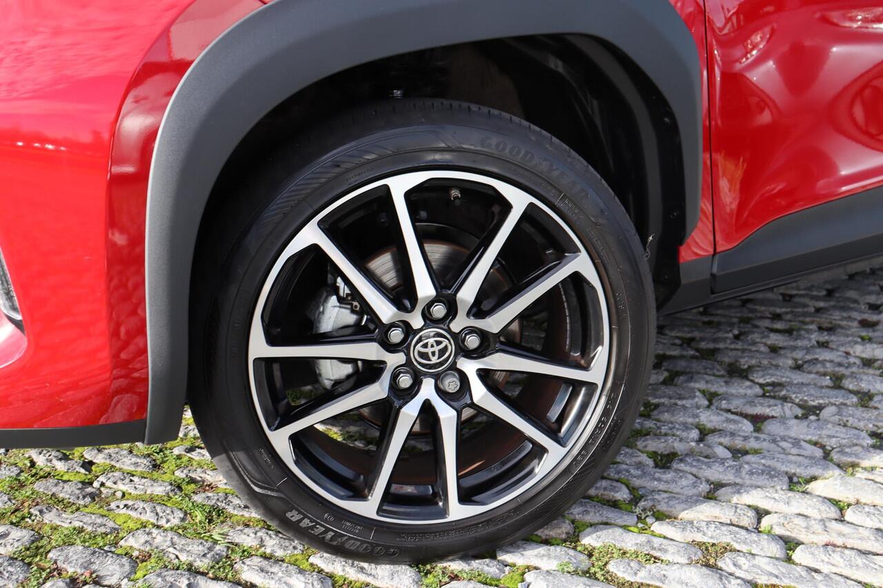 Toyota YARIS Cross 1.5 Hybrid 130 GR Sport, GR Pack, Panoramadak Apple Carplay, Head Up Display, Parkeercamera, Elektrische achterklep, BSM, JBL