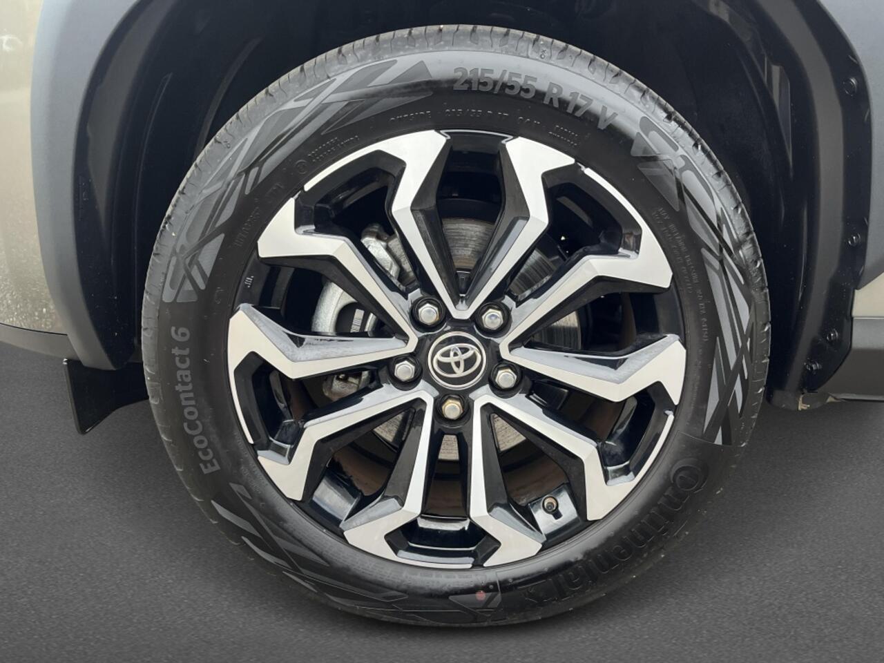 Toyota YARIS 1.5 Hybride First edition 115pk | Apple Carplay & Android Auto |