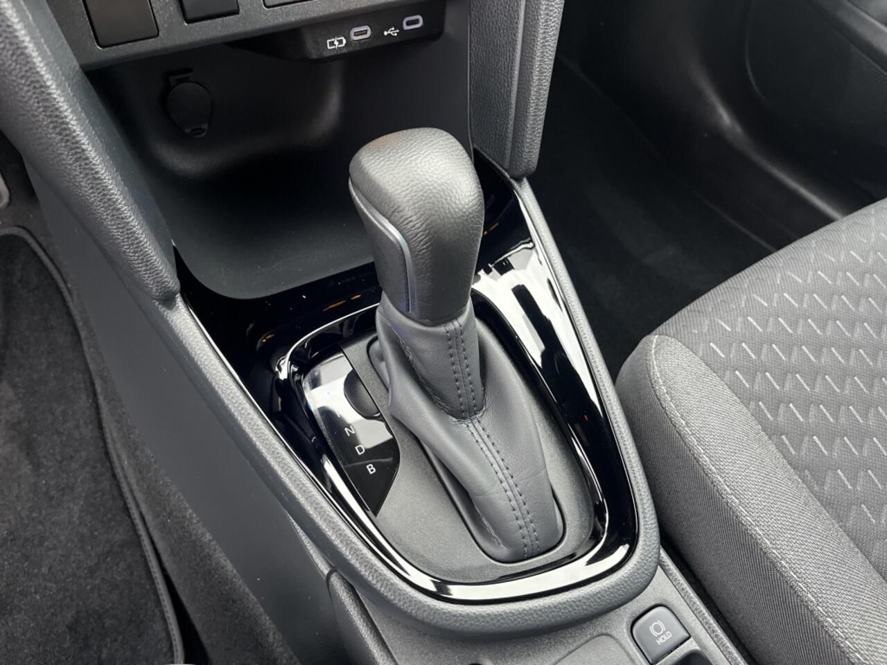 Toyota YARIS 1.5 Hybride First edition 115pk | Apple Carplay & Android Auto |