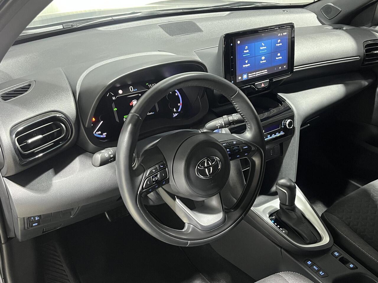 Toyota YARIS Cross 1.5 Hybrid Dynamic edition LED, Smart Key, Privacy glass, Navigatie, Apple CarPlay/Android Auto, achteruitrij camera, adaptieve cruise control, LM velgen, Climate control