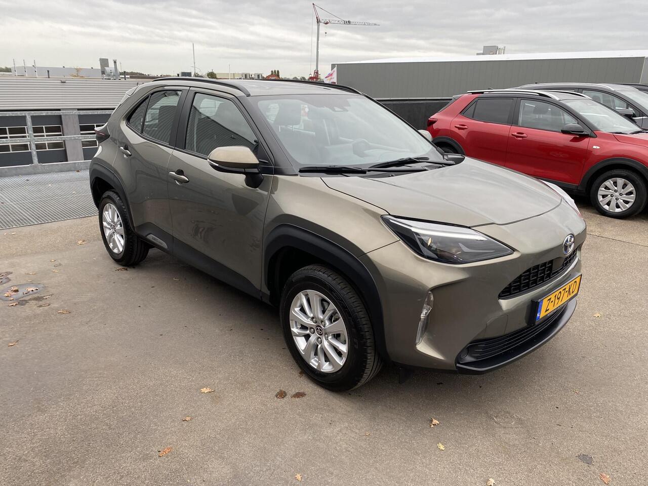 Toyota YARIS Cross 1.5 Hybrid Active Navigatie Apple CarPlay/Android Auto, achteruitrij camera, adaptieve cruise control, automaat, dealer onderhouden!