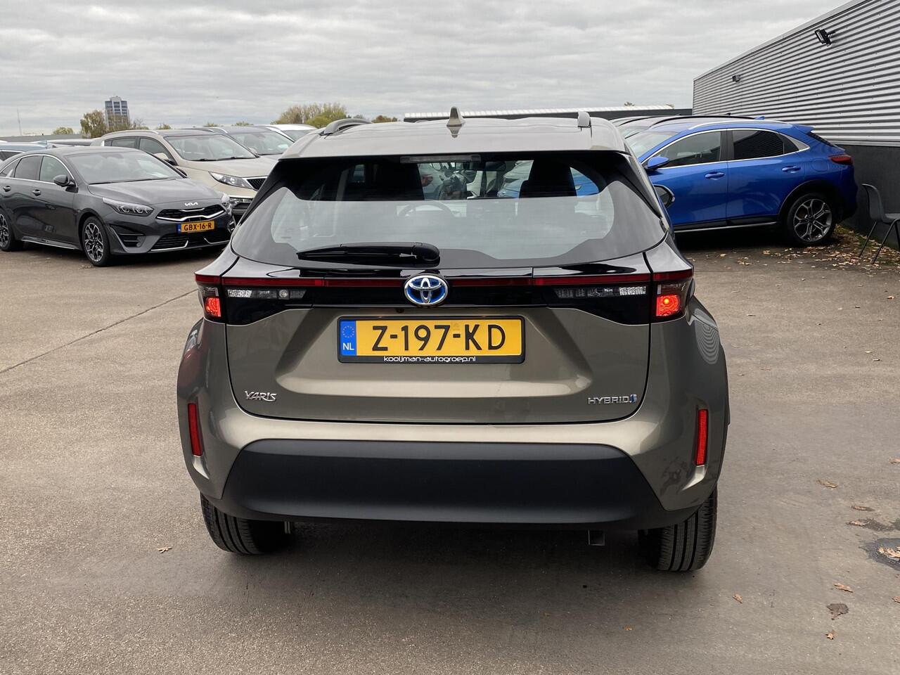Toyota YARIS Cross 1.5 Hybrid Active Navigatie Apple CarPlay/Android Auto, achteruitrij camera, adaptieve cruise control, automaat, dealer onderhouden!