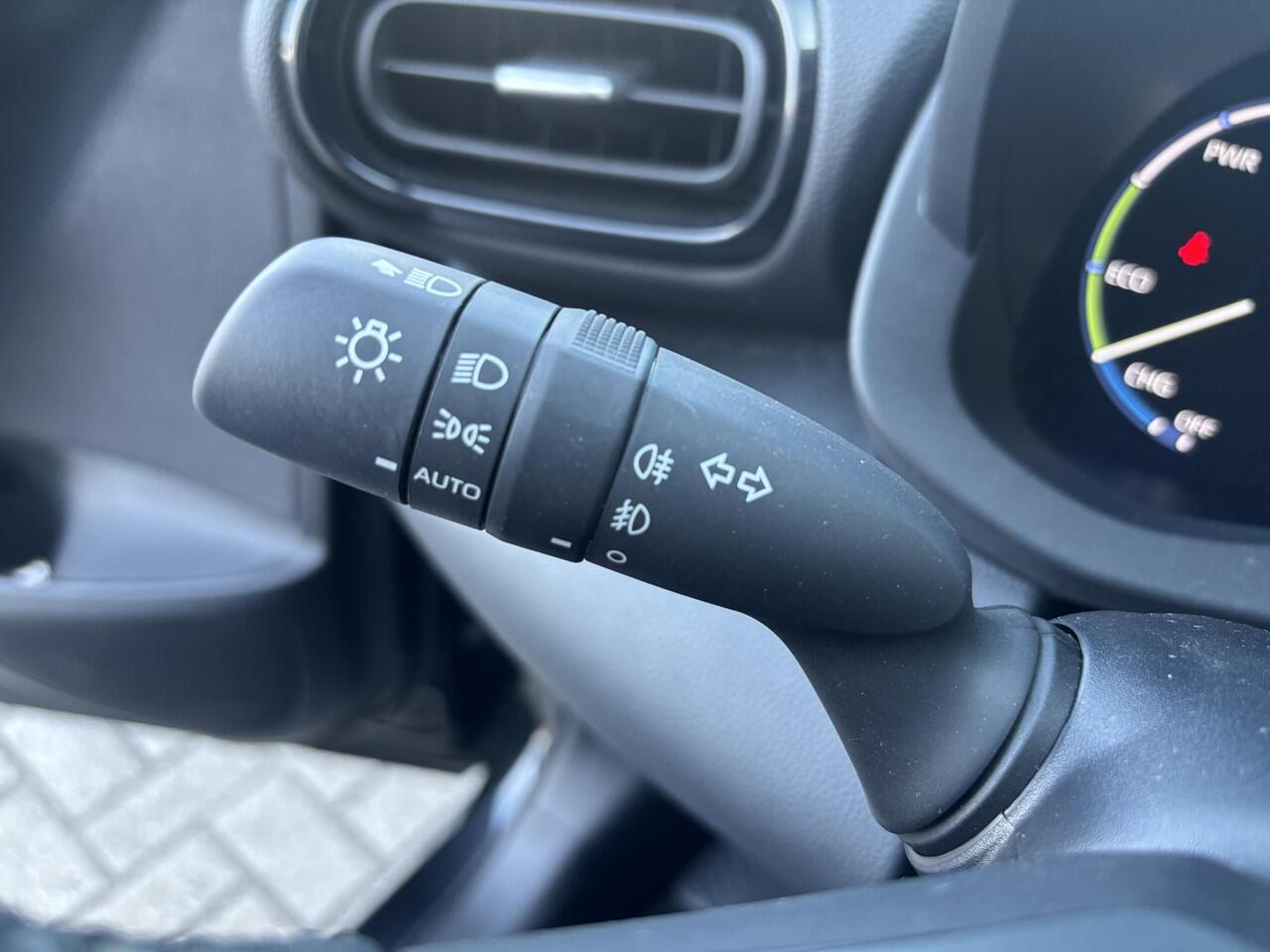 Toyota YARIS Cross 1.5 Hybrid 115 Dynamic Edition SLECHTS 15.225KM, INCLUSIEF PARKEERSENSOREN. Incl gratis trekhaak