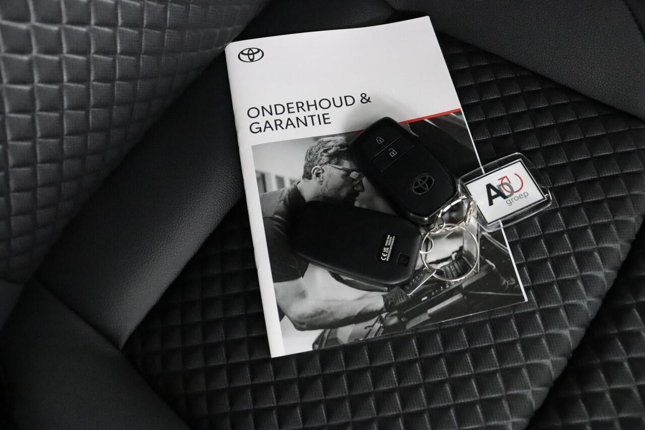 Toyota YARIS 1.5 Hybrid Executive | Parkeer sensoren | Navigatie | Stoelverwarming |