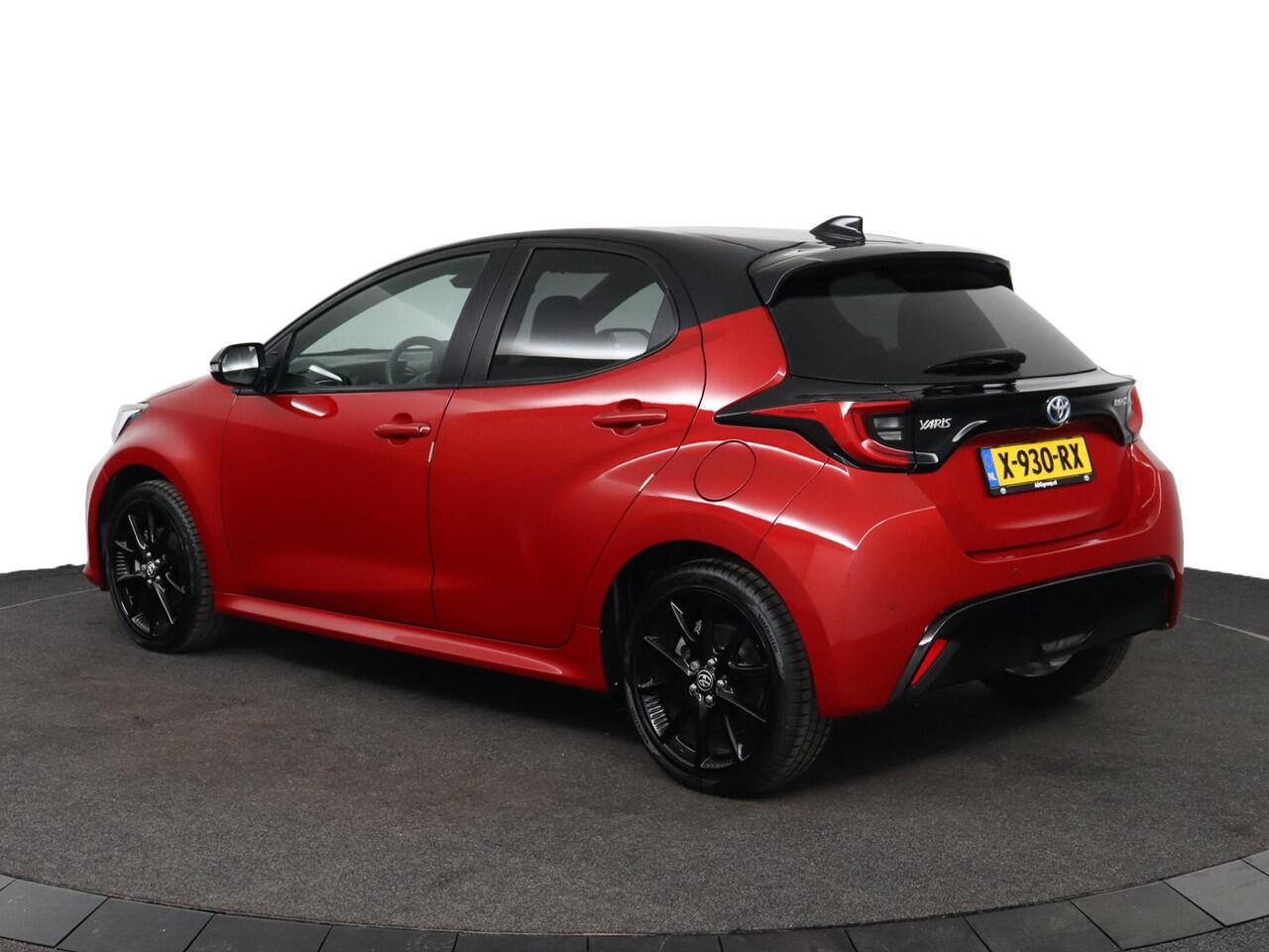 Toyota YARIS 1.5 Hybrid Executive | Parkeer sensoren | Navigatie | Stoelverwarming |