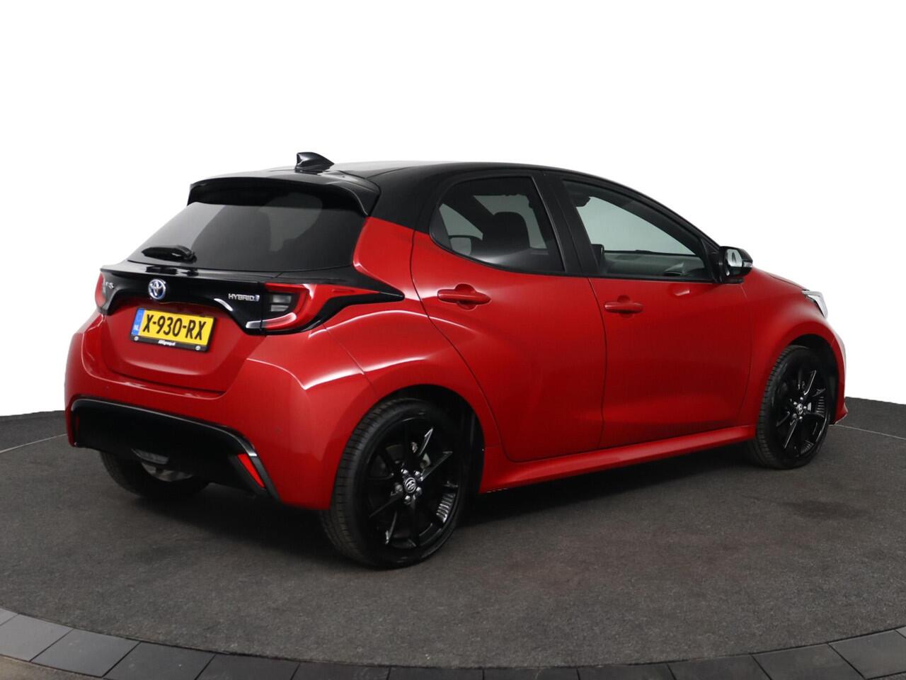 Toyota YARIS 1.5 Hybrid Executive | Parkeer sensoren | Navigatie | Stoelverwarming |