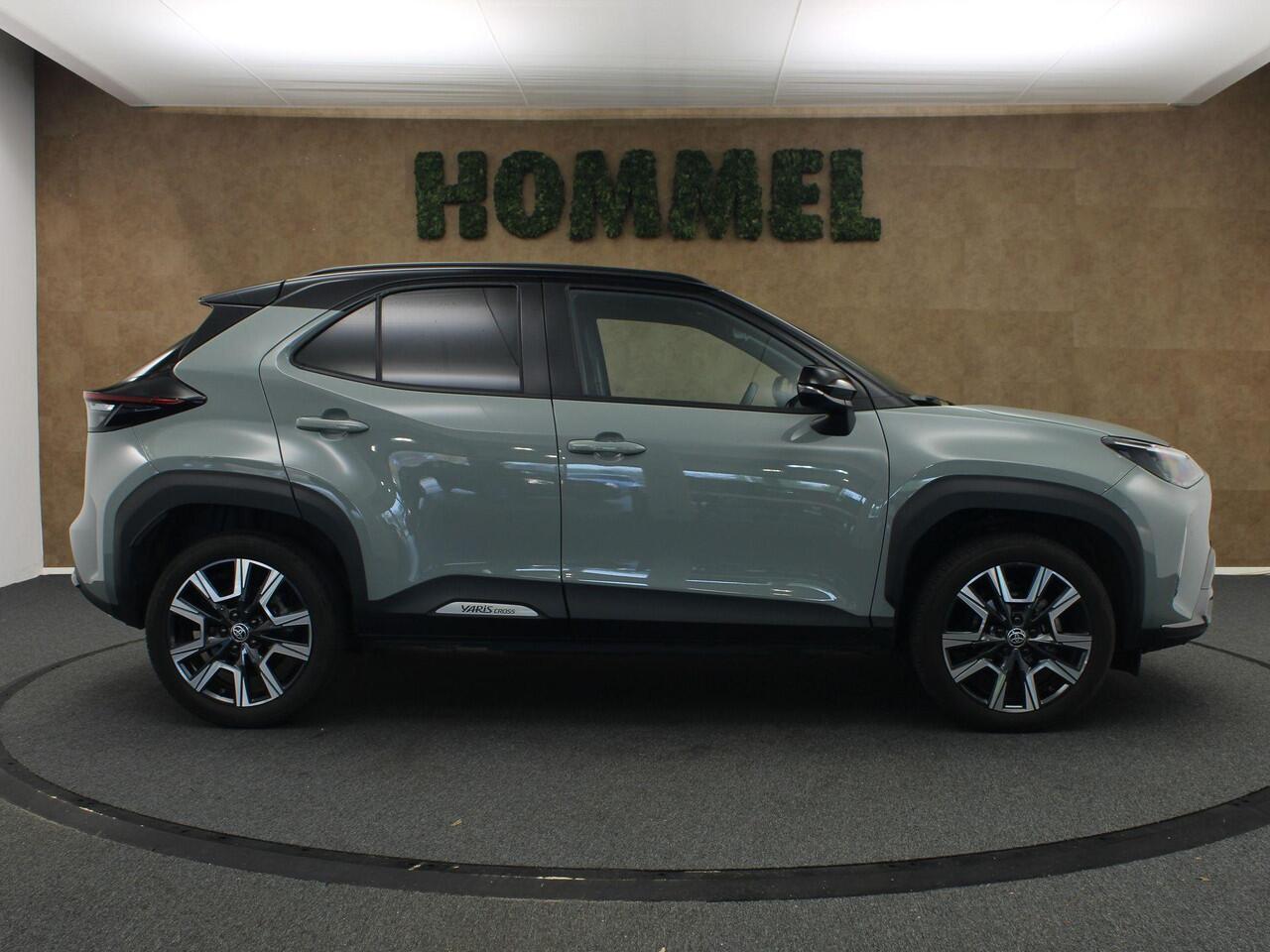 Toyota YARIS Cross 1.5 Hybrid 130 Launch Edition - ORIGINEEL NEDERLANDSE AUTO - TREKHAAK TREKGEWICHT 750 KG - ELEKTRISCHE ACHTERKLEP - AFKOMSTIG VAN 1E EIGENAAR - CAMERA - NAVIGATIE - HEAD UP DISPLAY - PARKEERSENSOREN VOOR/ ACHTER - STUUR EN STOEL VERWARMING