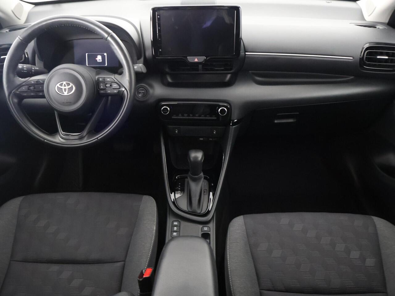 Toyota YARIS 1.5 Hybrid 115 Dynamic Luxury | Stuur- & Stoelverwarming | Dodehoek Detectie | Comfort Pack |