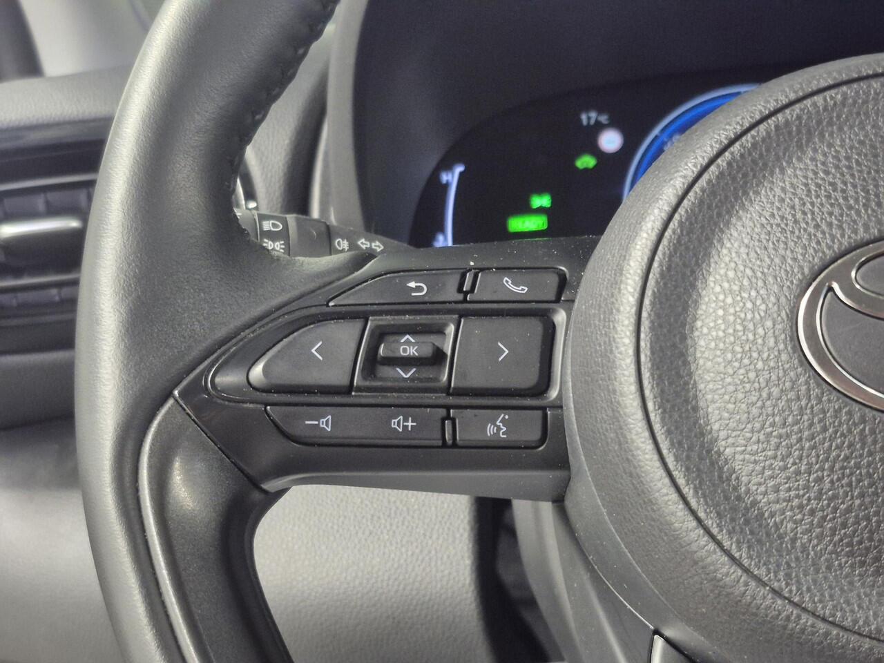 Toyota YARIS Cross 1.5 Hybrid 115 Active | Stoel/stuur verwarming | Draadloos carplay/auto | Licht/regen sensor |