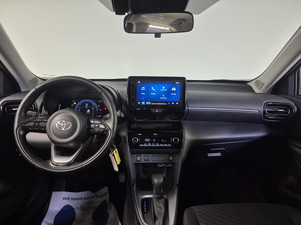 Toyota YARIS Cross 1.5 Hybrid 115 Active | Stoel/stuur verwarming | Draadloos carplay/auto | Licht/regen sensor |