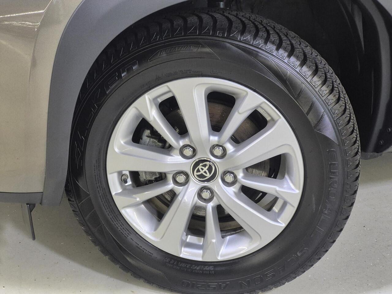 Toyota YARIS Cross 1.5 Hybrid 115 Active | Stoel/stuur verwarming | Draadloos carplay/auto | Licht/regen sensor |