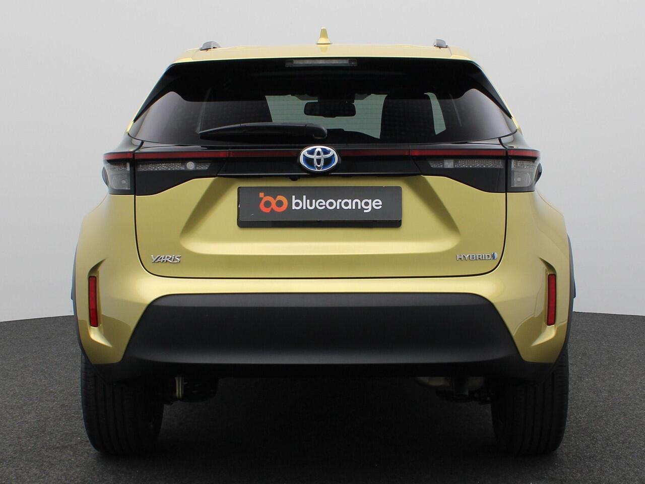 Toyota YARIS Cross 1.5 Hybrid Explore 115PK Aut. Panoramadak, Elektrische Achterklep, Head-Up Display, Achteruitrijcamera, Voorruitverwarming, Stoel-Stuurverwarming, 17" LM Velgen, Keyless