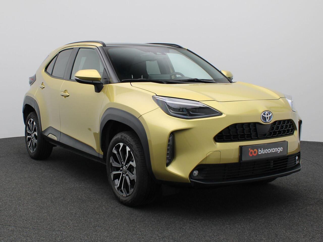 Toyota YARIS Cross 1.5 Hybrid Explore 115PK Aut. Panoramadak, Elektrische Achterklep, Head-Up Display, Achteruitrijcamera, Voorruitverwarming, Stoel-Stuurverwarming, 17" LM Velgen, Keyless