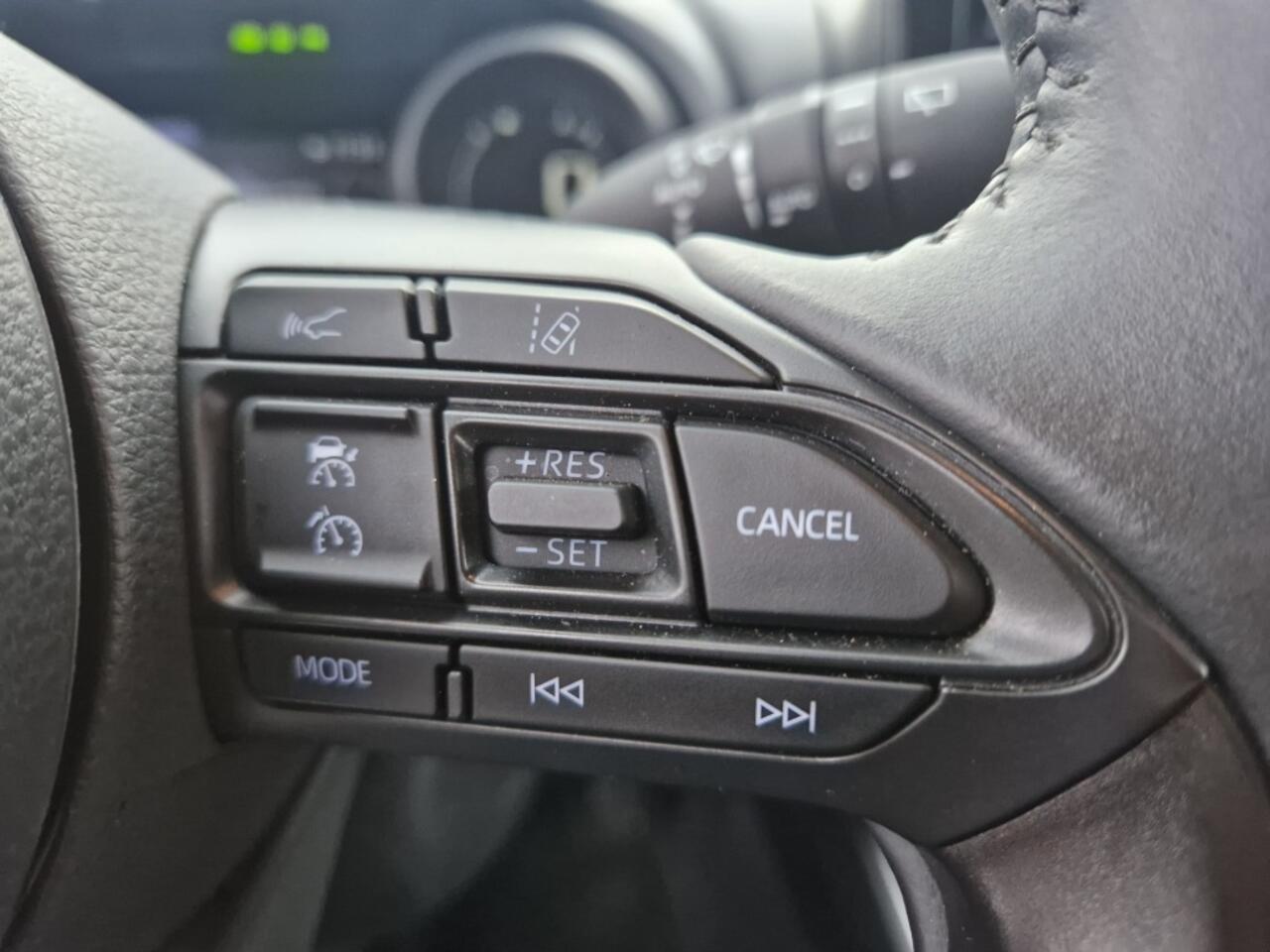 Toyota YARIS 1.5 Hybrid, Dynamic, Clima, Android/Apple, Stoelverwarming, Keyless, 16 inch, Cruise