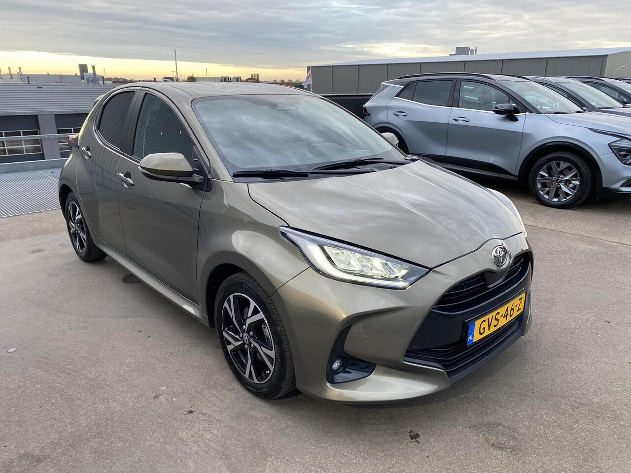 Toyota YARIS 1.5 Hybrid 115 First Edition Navigatie Apple CarPlay/Android Auto, achteruitrij camera, adaptieve cruise control, keyless, NL auto!